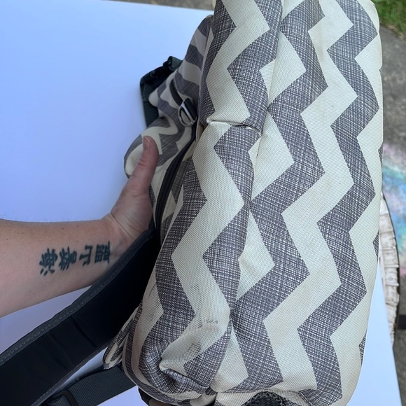 Skip Hop Dash Signature Messenger Diaper Bag Chevron Baby Toddler Kids Travel - Picture 15 of 16